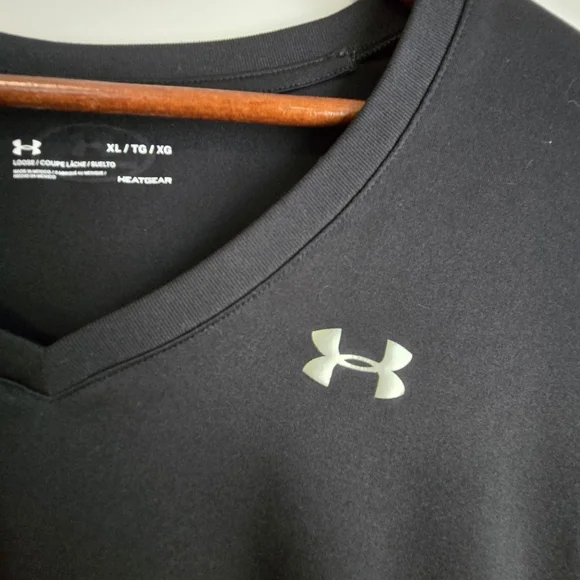Under Armour Women's Black V-Neck Athletic Tee - Picture 2 of 6